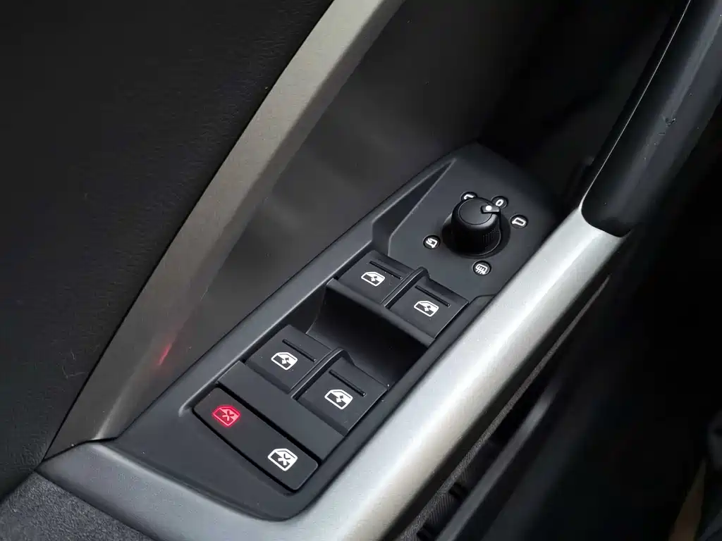 Audi Q3 2023 — фото 13