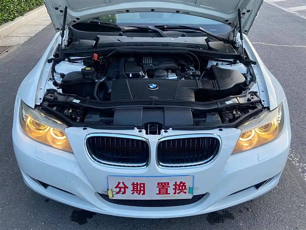 BMW 3 Series 2011 — фото 18