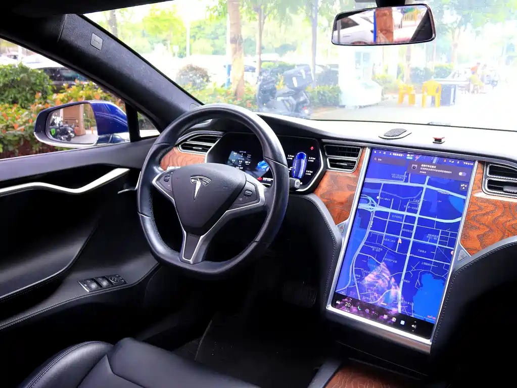 Tesla Model S 2018 — фото 8