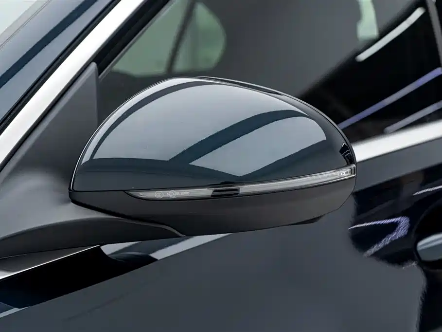 Mercedes-Benz C-Class 2023 — фото 10