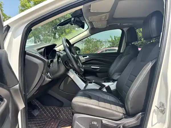 Ford Kuga 2015