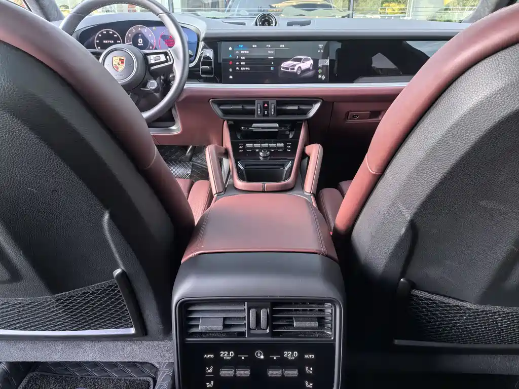 Porsche Cayenne 2024