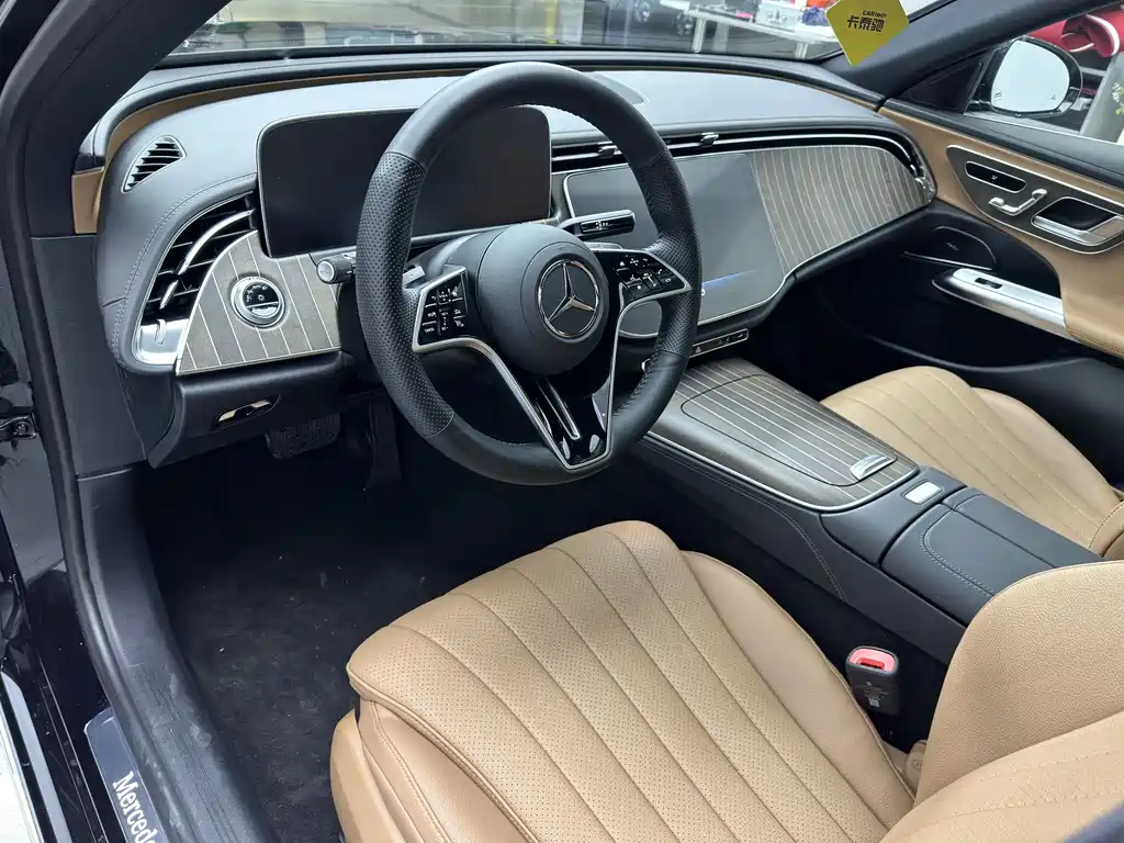Mercedes-Benz E-Class 2025 — фото 11