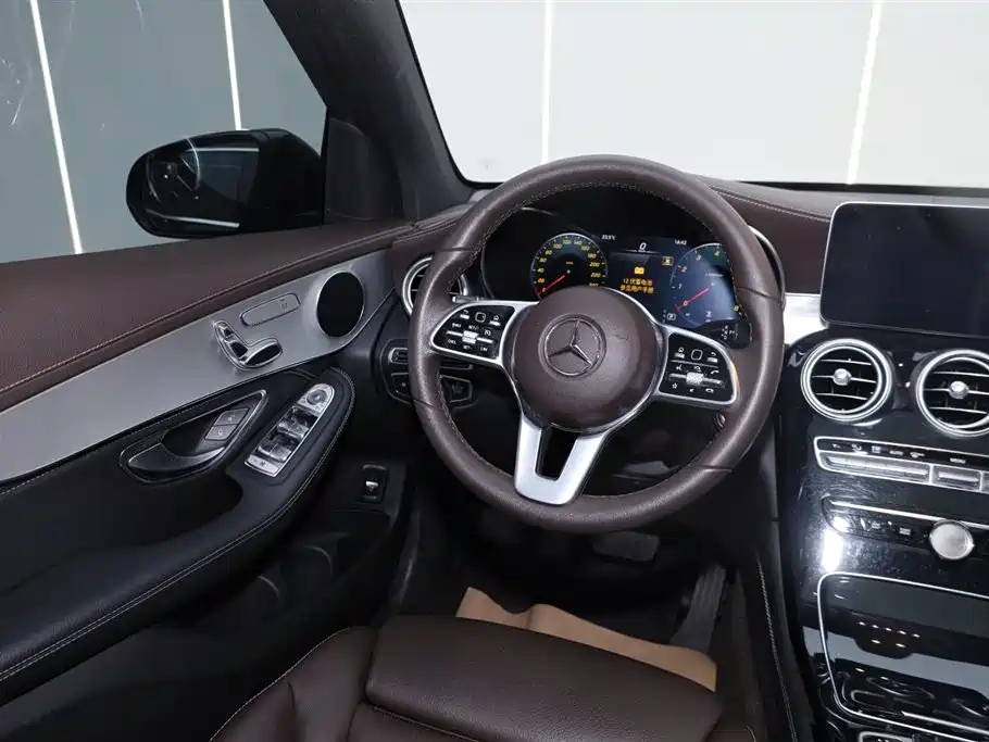 Mercedes-Benz GLC 2020 — фото 28
