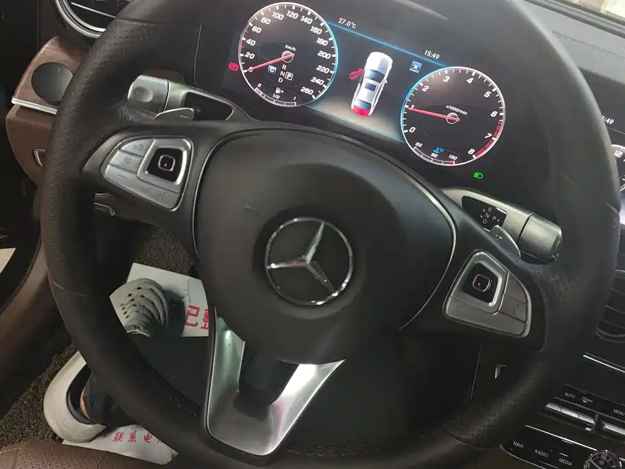 Mercedes-Benz E-Class 2017 — фото 15