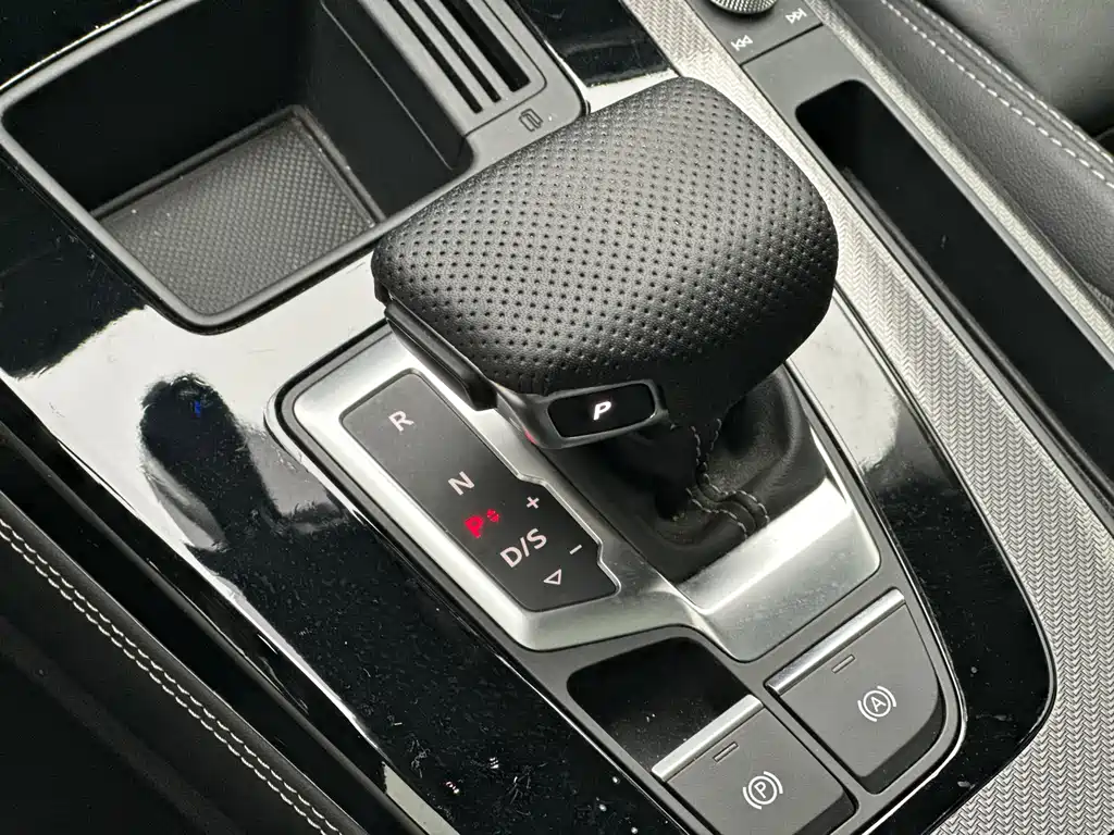 Audi Q5L 2023 — фото 15