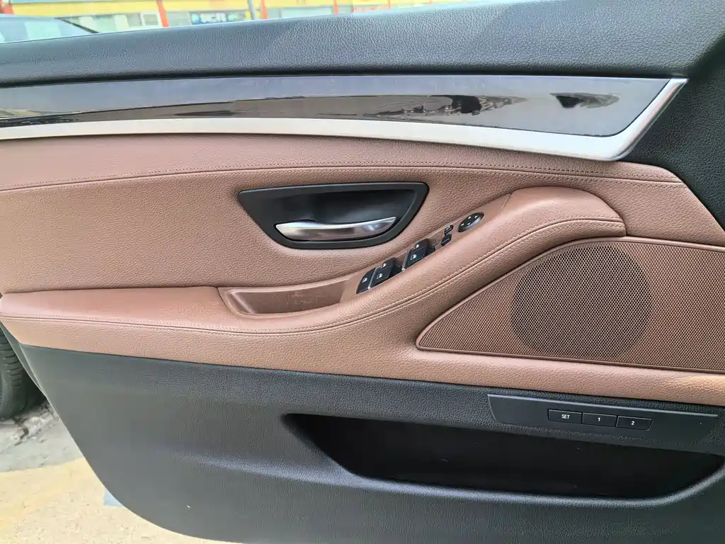 BMW 5 Series 2016 — фото 17
