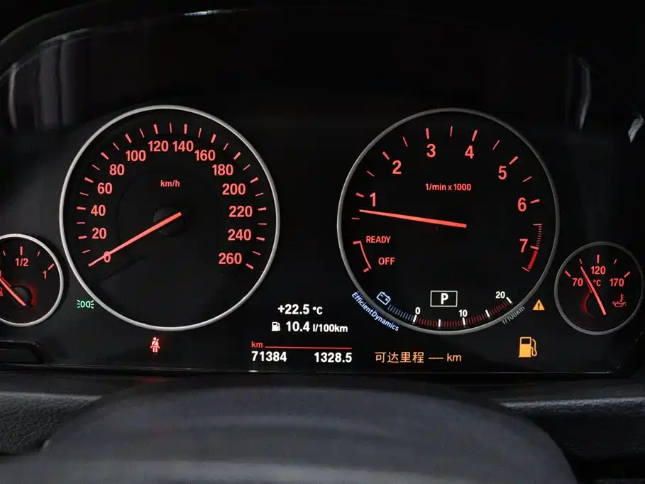 BMW 3 Series 2018 — фото 16