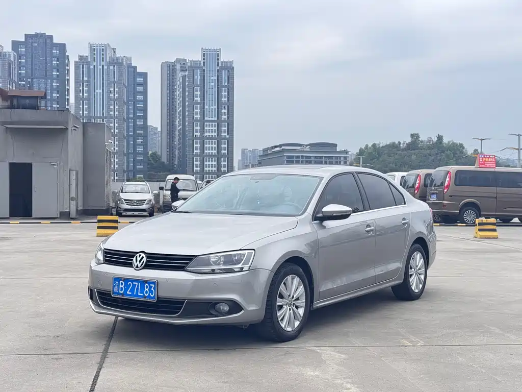 Volkswagen Sagitar 2014