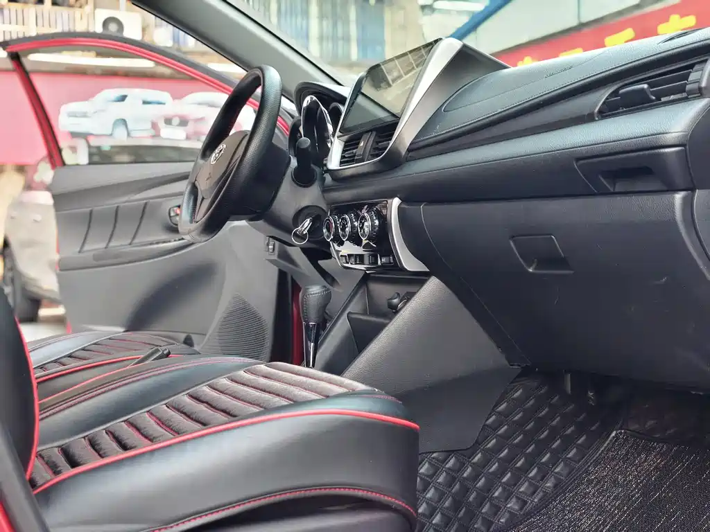 Toyota Yaris L 2021 — фото 12