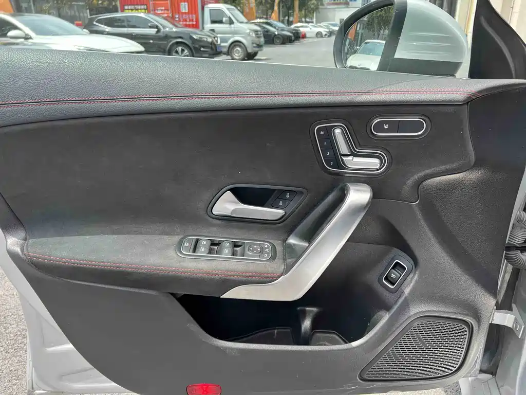 Mercedes-Benz CLA 2020 — фото 13