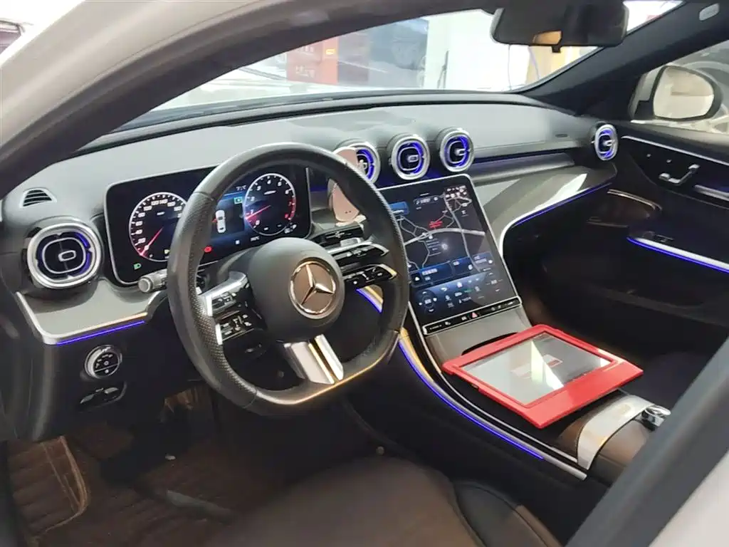Mercedes-Benz C-Class 2024 — фото 10