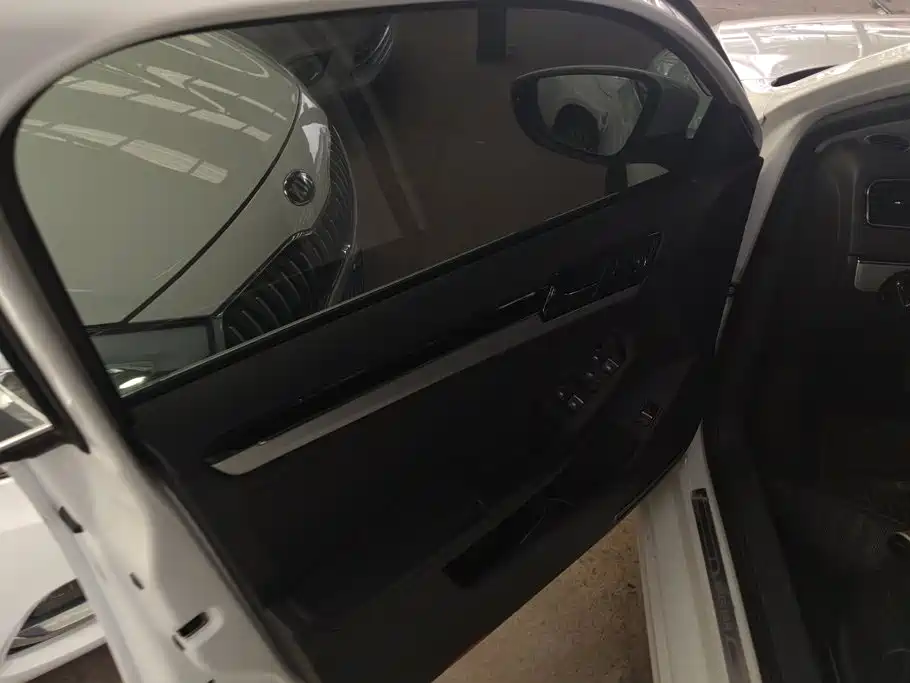 Volkswagen Sagitar 2017