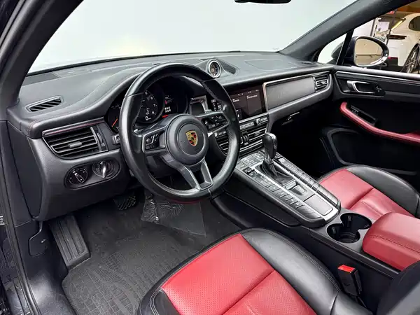 Porsche Macan 2021