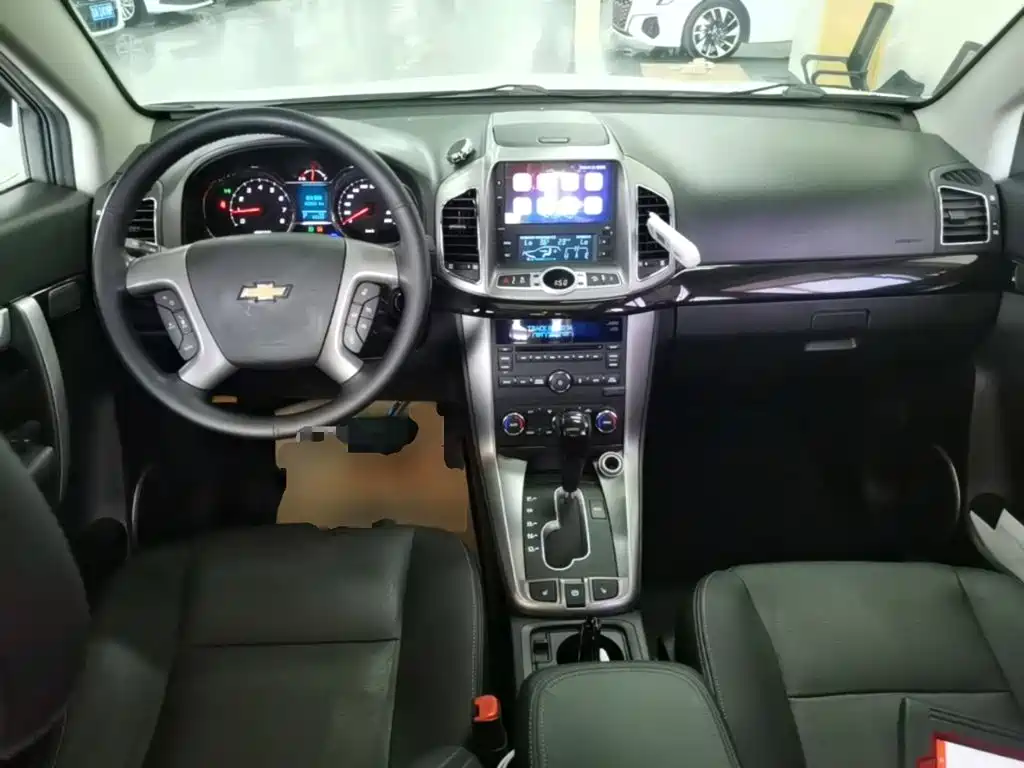 Chevrolet Captiva 2017 — фото 10