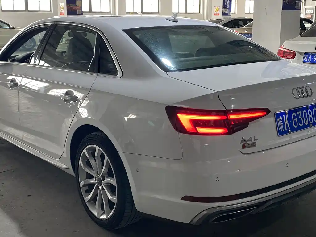 Audi A4L 2019 — фото 5