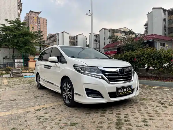 Honda Elysion 2016