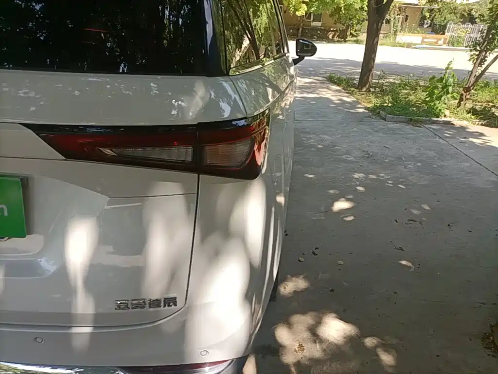 Wuling Jiachen 2024 — фото 8