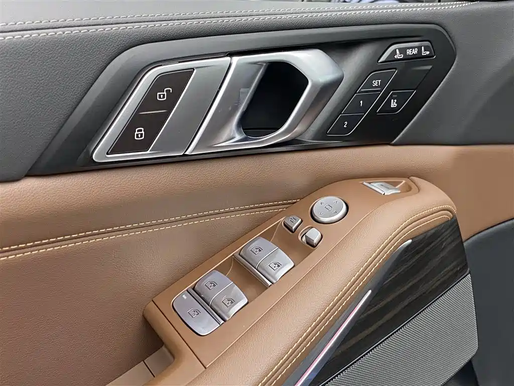 BMW X7 2024 — фото 29