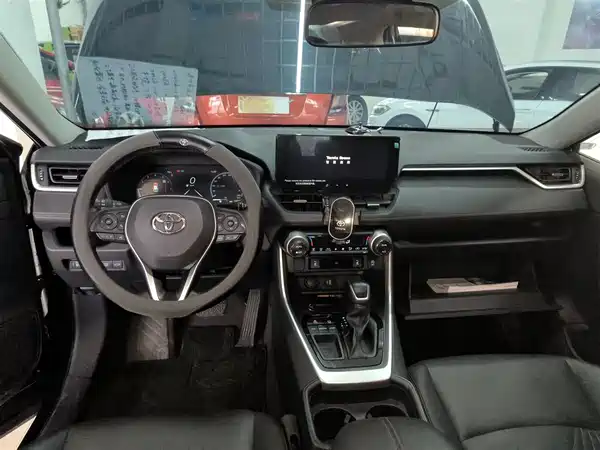 Toyota RAV4 2024