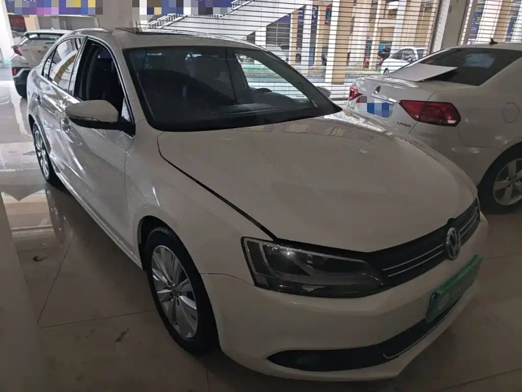 Volkswagen Sagitar 2015