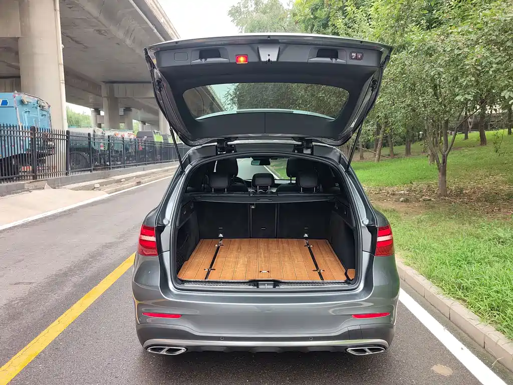 Mercedes-Benz GLC AMG 2018 — фото 11