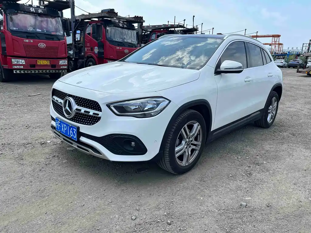 Mercedes-Benz GLA 2021