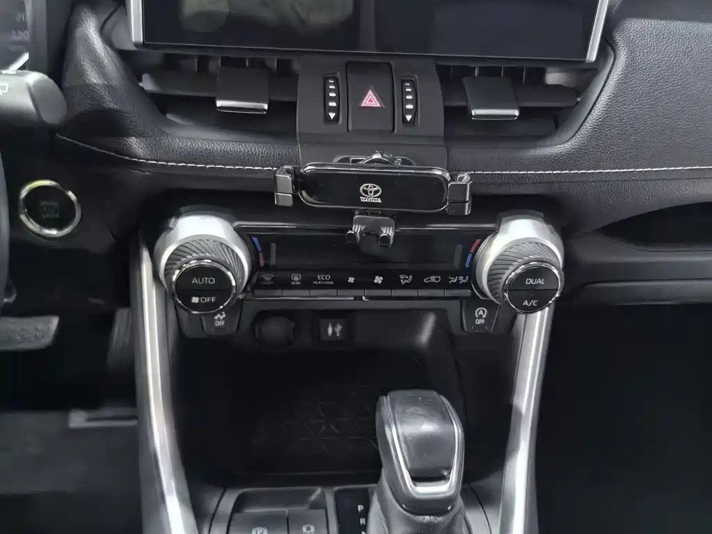 Toyota Wildlander 2021 — фото 10