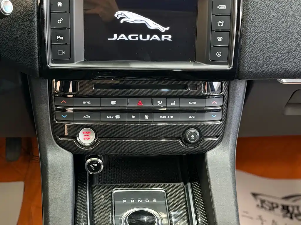 Jaguar F-PACE 2017 — фото 7