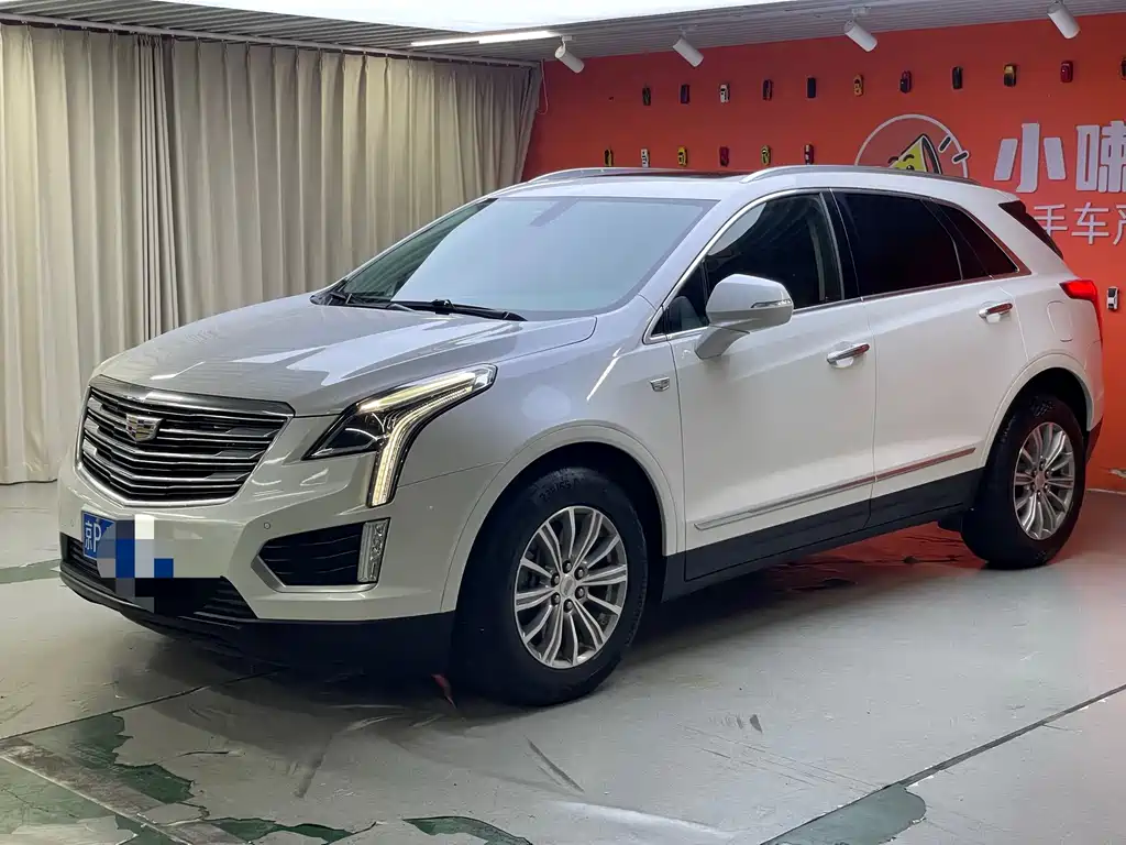 Cadillac XT5 2017 — фото 1