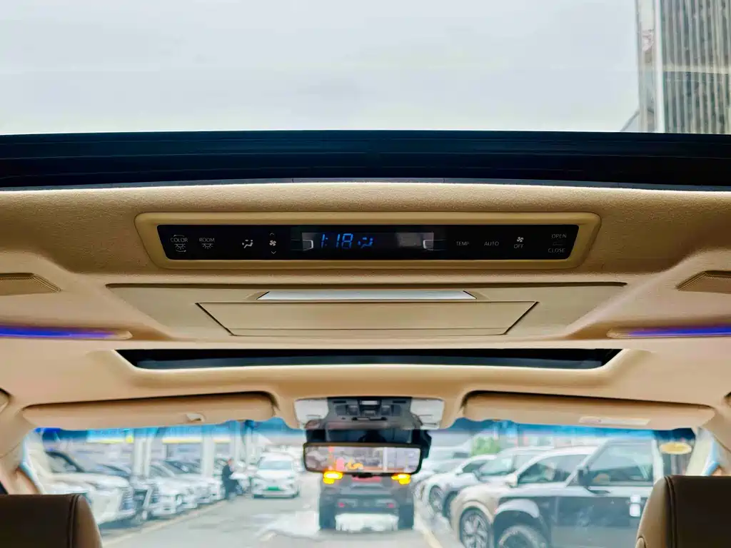 Toyota Alphard 2021 — фото 15