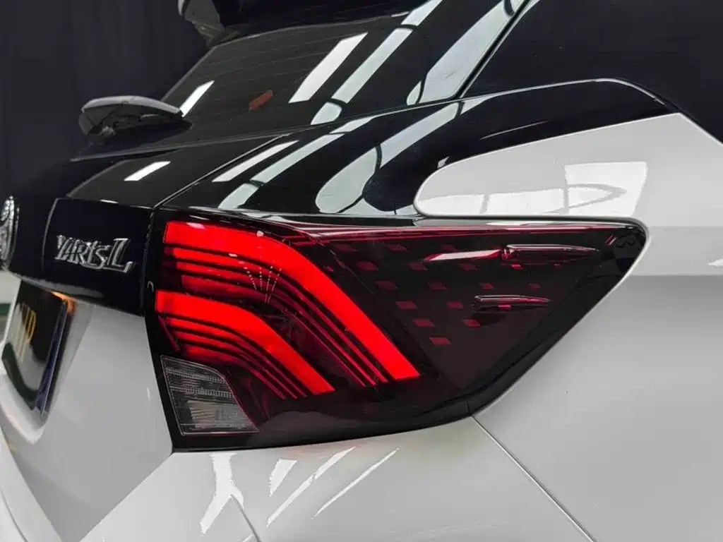 Toyota Yaris L 2023 — фото 20
