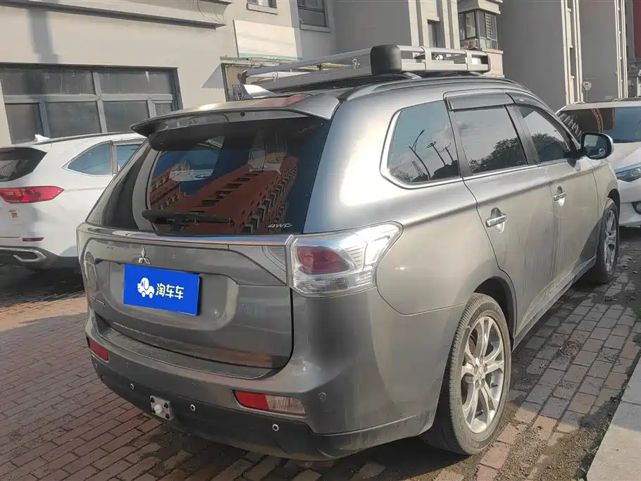 Mitsubishi Outlander 2014