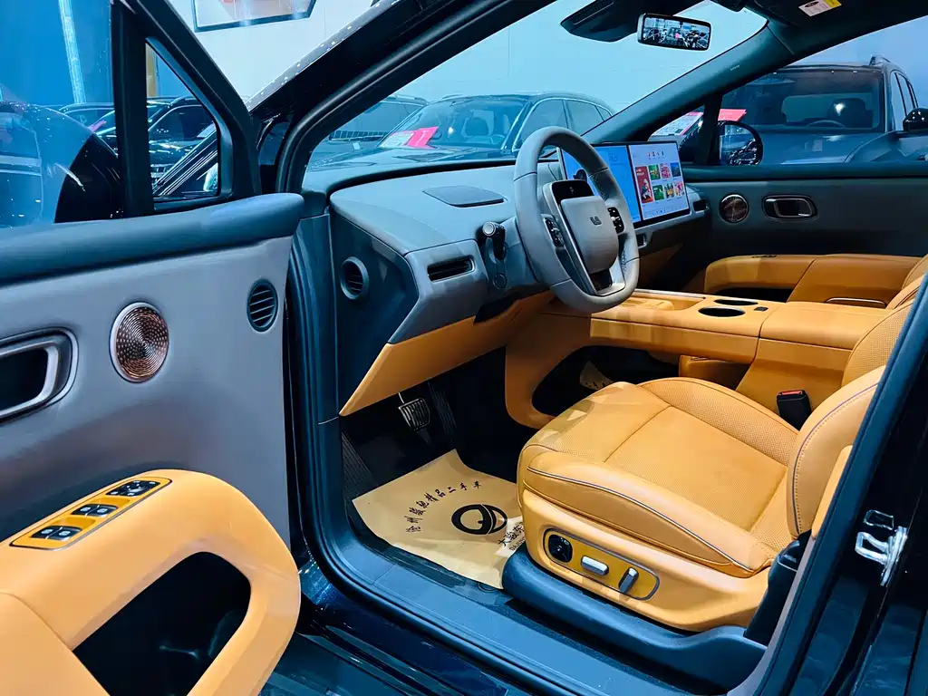 Li Auto i8 2025