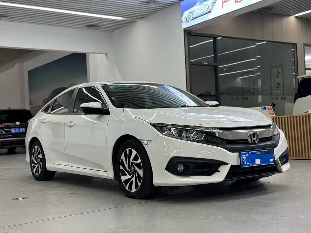 Honda Civic 2018 — фото 3