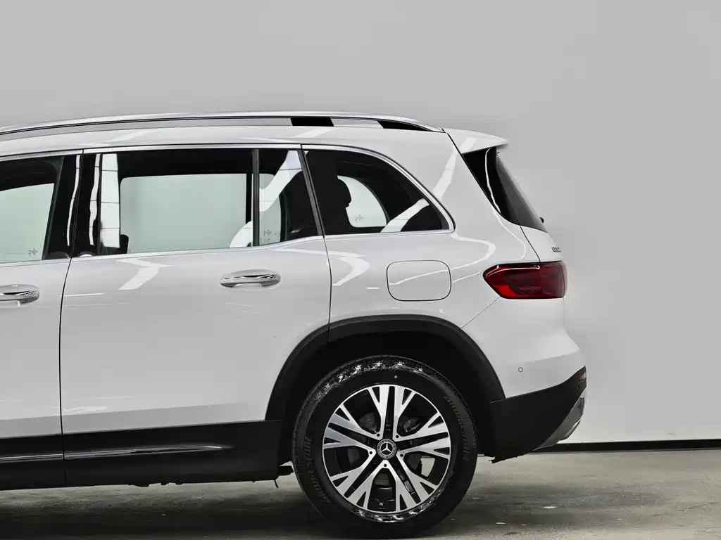 Mercedes-Benz GLB 2024 — фото 22