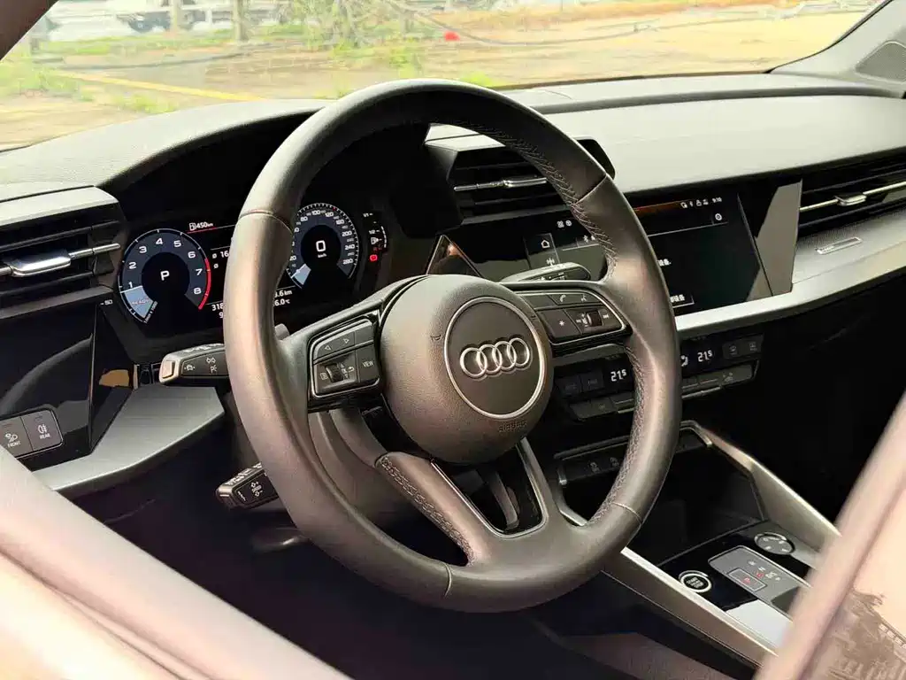 Audi A3 2023 — фото 27