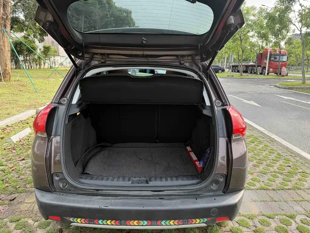 Peugeot 2008 2017 — фото 19