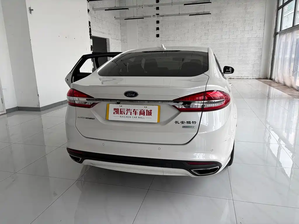 Ford Mondeo 2017 — фото 10