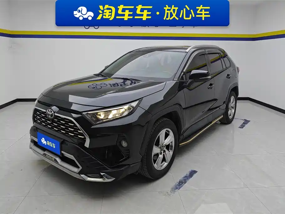 Toyota RAV4 2020 — фото 1