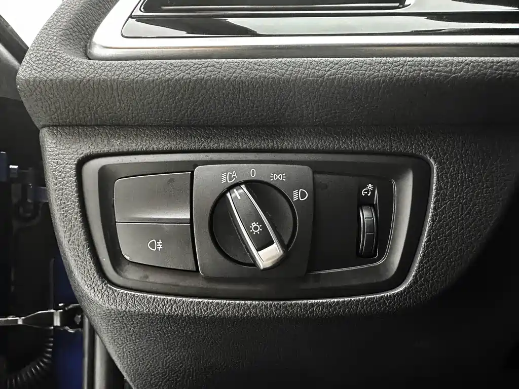 BMW 1 Series 2021 — фото 19