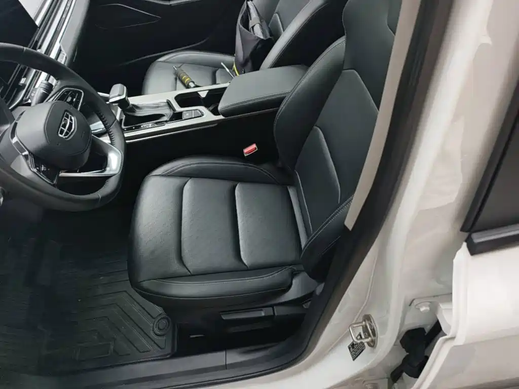 Geely Emgrand 2023 — фото 15