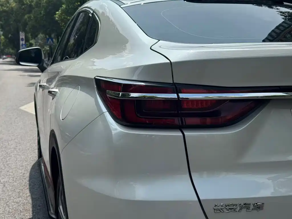 Changan CS85 COUPE 2022 — фото 10