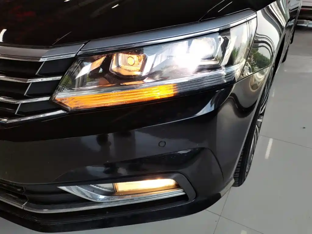Volkswagen Passat 2018 — фото 24