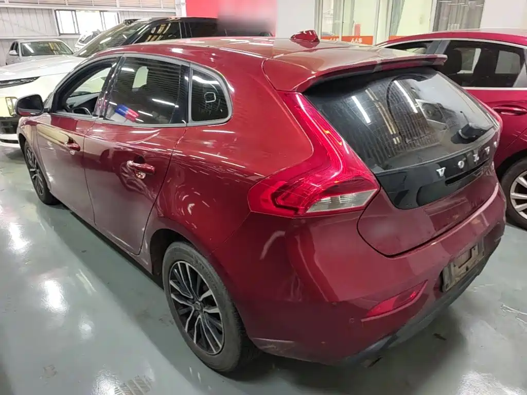 Volvo V40 2017