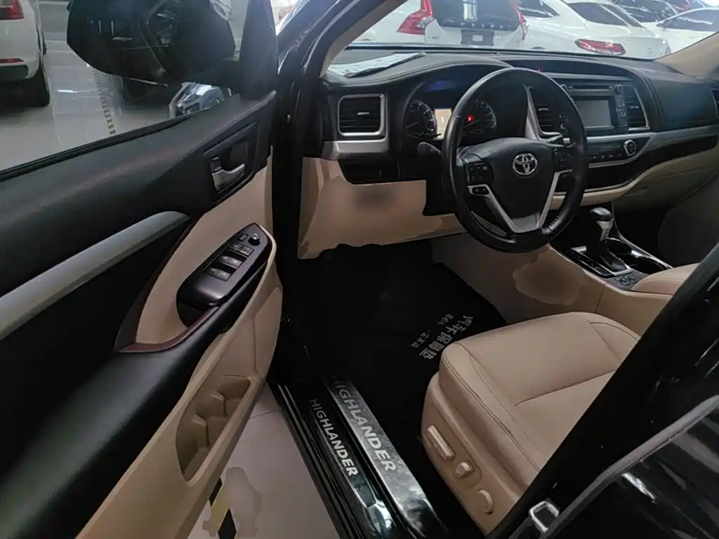 Toyota Highlander 2016 — фото 16