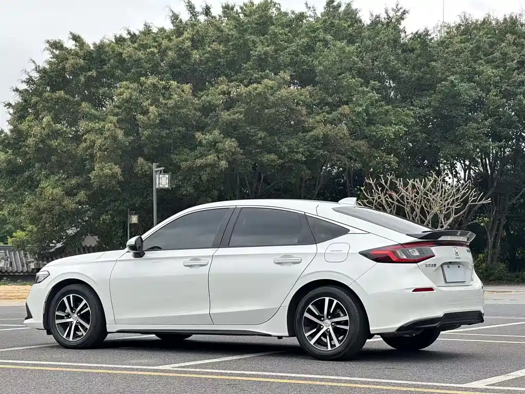 Honda Civic 2025 — фото 16