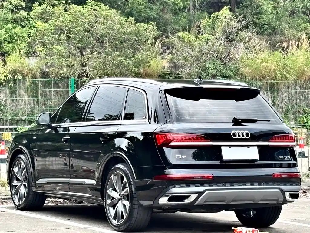 Audi Q7 2023 — фото 24