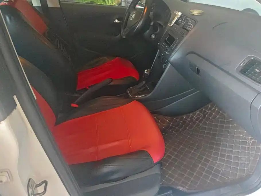 Volkswagen Polo 2016 — фото 8