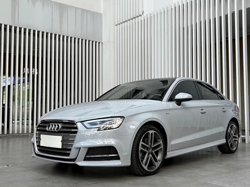 Audi A3 2020 — фото 1